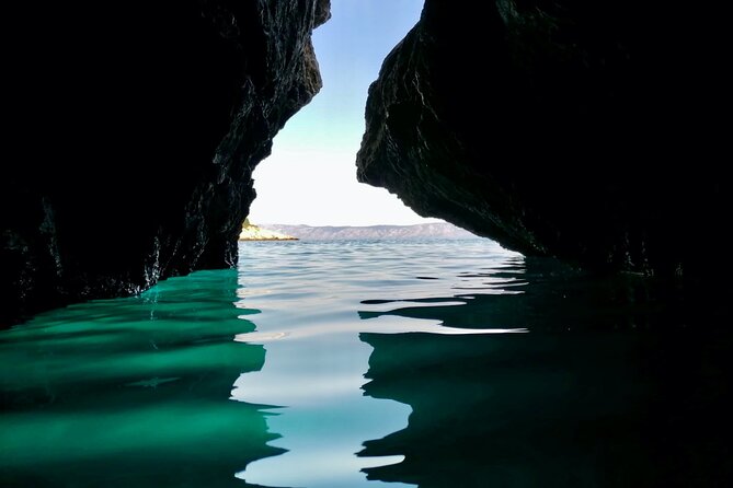 Makarska: 3-Island Speedboat Tour with Cave and Blue Lagoon - Stop 5: Žirje Beach on Brač, A Secluded Finish That Lets You Slow Down