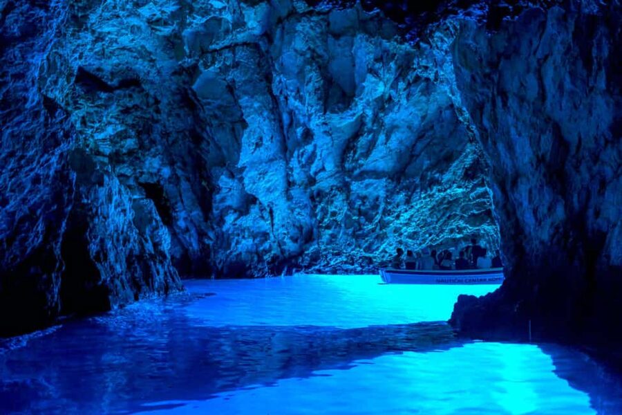 Makarska: 5-Islands Tour, Blue Cave, Vis, Hvar & Brač - A Speedboat Hit List: Blue Cave Plus Vis and Hvar in One Day