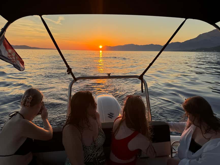 Makarska: Speedboat Sunset Tour to hidden bay on island Brač - The return ride: watching the sky change over Makarska