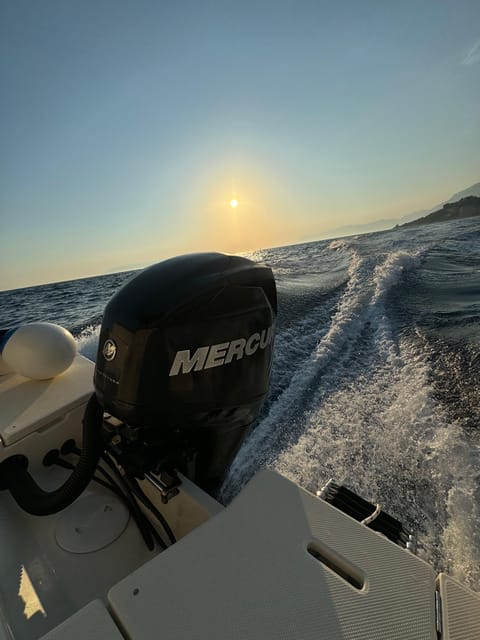 Makarska: Sunset private boat tour from Makarska - Private group comfort for up to 6 people