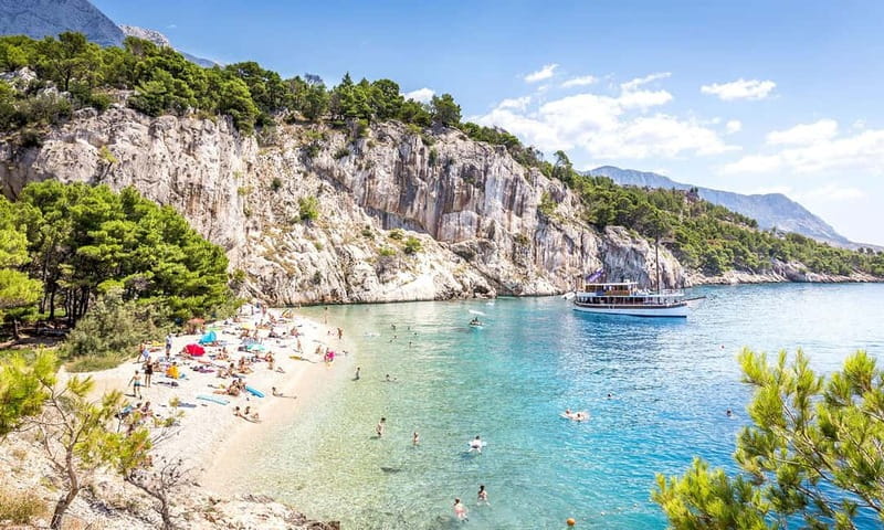 Makarska: Sunset private boat tour from Makarska - Meeting at Marineta ulica and the fast start to the open water