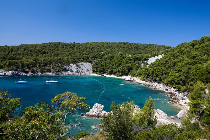Mesmerizing Hvar speed boat tour with optional wine tasting - Sveta Nedjelja stop for local specialities and more wine