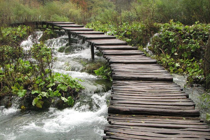 Plitvice Lakes Guided Tour - Enter Plitvice faster, then follow a loop that makes sense