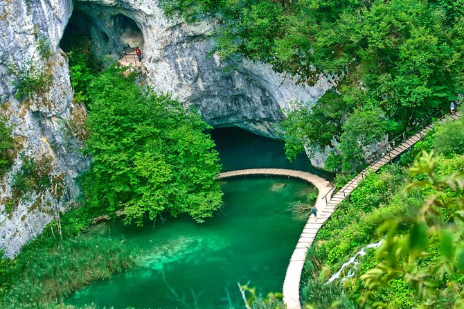 Plitvice Lakes Guided tour with Entrance ticket included - The included park rides: cruise, panoramic boat, and the electric train shortcut