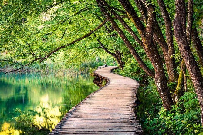 Plitvice Lakes National Park: Day Trip from Omiš - Weather and Footwear: What Changes When You Leave the Coast