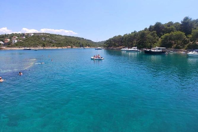 Private boat tour-custom itinerary from Split and Trogir - Food, Towel Tactics, and Small Comforts That Matter