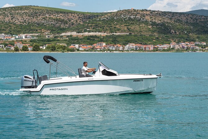 Private boat tour-custom itinerary from Split and Trogir - First Stop: Trogir’s Historic Streets in One Hour