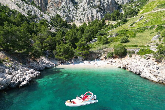 Private boat tour of Red rocks & Pakleni islands - A Private Speedboat Day Around Hvar and the Red Rock Caves