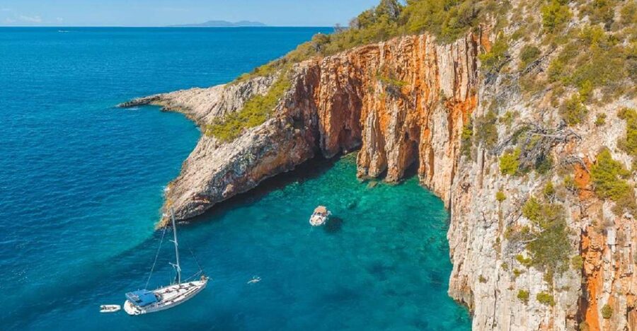 Private boat tour to Hvar & Red Rocks: from Trogir or Split - From Split or Trogir to Pakleni Islands, a Sea Day With Real Water Time