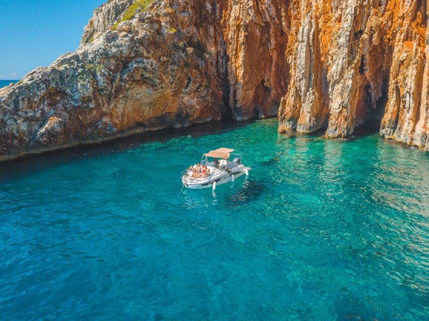 Private boat tour to Hvar & Red Rocks: from Trogir or Split - Red Rocks by Milna: The Most Dramatic Stop in the Day