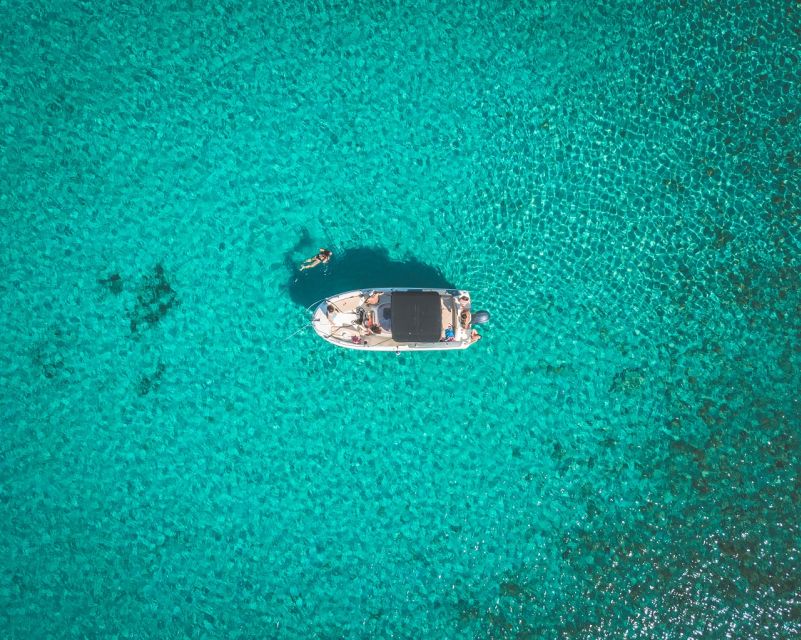 Private boat tour to Hvar & Red Rocks: from Trogir or Split - Hvar Town and Fortica: A City Break Without the Full Marathon