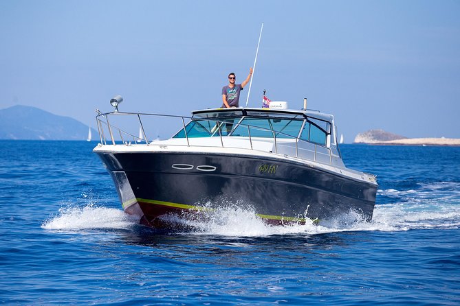 Private custom Blue & Green Cave tour with yacht from Hvar town - Green Cave and Cave Bisevo: light beams and rowboat access