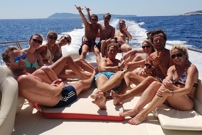 Private Custom Island Hopping Speedboat Tour from Hvar - Stop 4: Stiniva Cove, swim behind the cliff walls