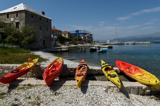 Sea kayaking Postira - Lovrečina (St.Lovre, archaeological site) - The snorkel and swim beach stop: what you should expect in the water