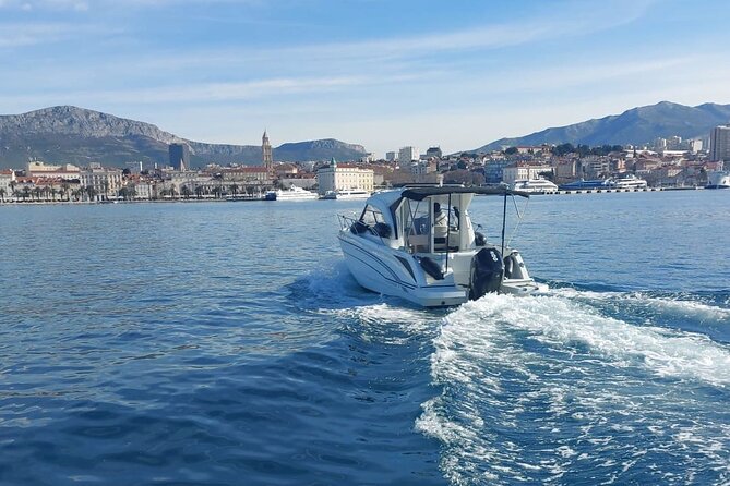 Speedboat transfer from Hvar town (Water taxi transfer) to Airport Split - The 55-minute speedboat ride across the Adriatic Sea
