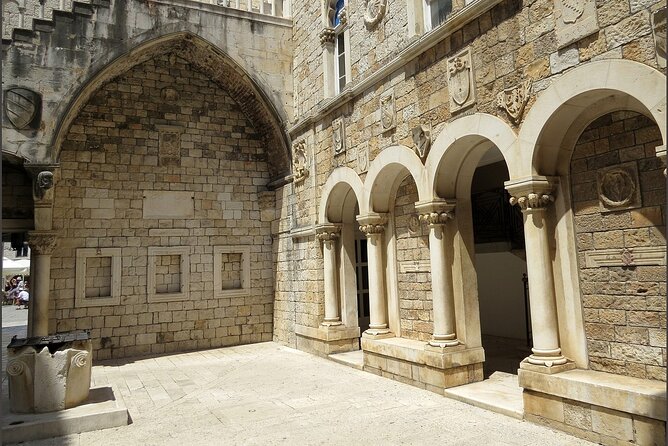 Split and Trogir Half Day Guided tour - Trogir Central Square and Town Hall: Small Town, Big Snapshot Power