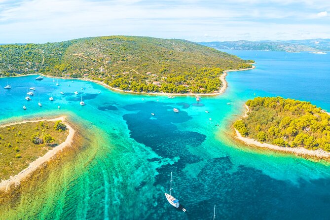 Split: Blue Lagoon & 3 Islands Speedboat Tour - Small group - Trogir in one hour: walking the UNESCO core without losing the day