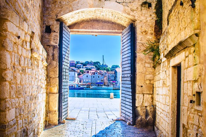 Split: Blue Lagoon & 3 Islands Speedboat Tour - Small group - Stop 1 and transit time: the ride that sets the tone