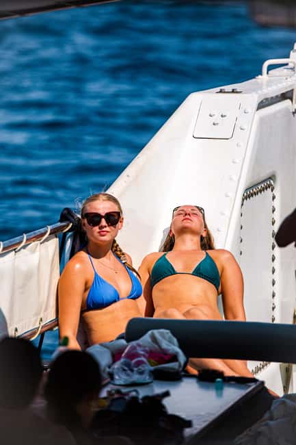 Split: Blue Lagoon, 3Islands, Boat Trip, Mediterranean lunch - Stop 1 in Čiovo: lunch, swimming, and the shoreline reset