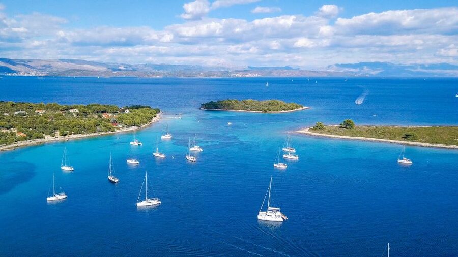 Split: Blue Lagoon and Šolta Boat Tour with Lunch and Drinks - Nečujam Bay and the Kontesa Shipwreck: Why This Stop Is Worth the Cruise