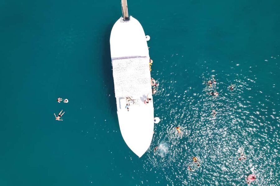 Split: Blue Lagoon and Šolta Boat Tour with Lunch and Drinks - FAQ