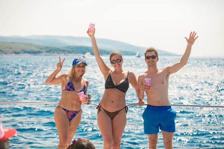 Split: Blue Lagoon & Trogir Boat Tour with Lunch and Drinks - Trogir UNESCO Walking Tour Plus Free Time for Photos and Souvenirs
