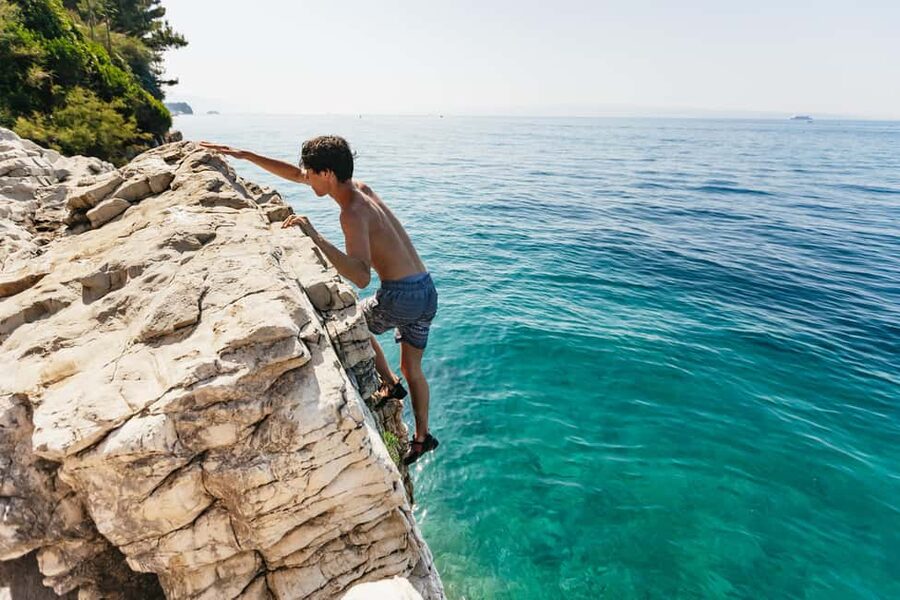 Split: Cliff Jumping & Deep Water Solo Tour - Deep Water Solo in Split, where the sea is your training partner