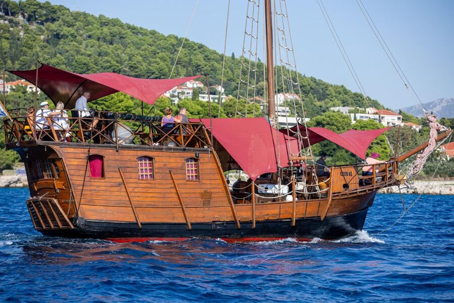 Split: Cruise on Columbo's Pirate Ship "Santa Maria" - Drinks on the Santa Maria: Included, Simple, and Actually Nice