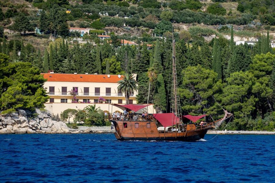 Split: Cruise on Columbo's Pirate Ship "Santa Maria" - What the Snorkeling Gear Adds (and How to Use It Comfortably)