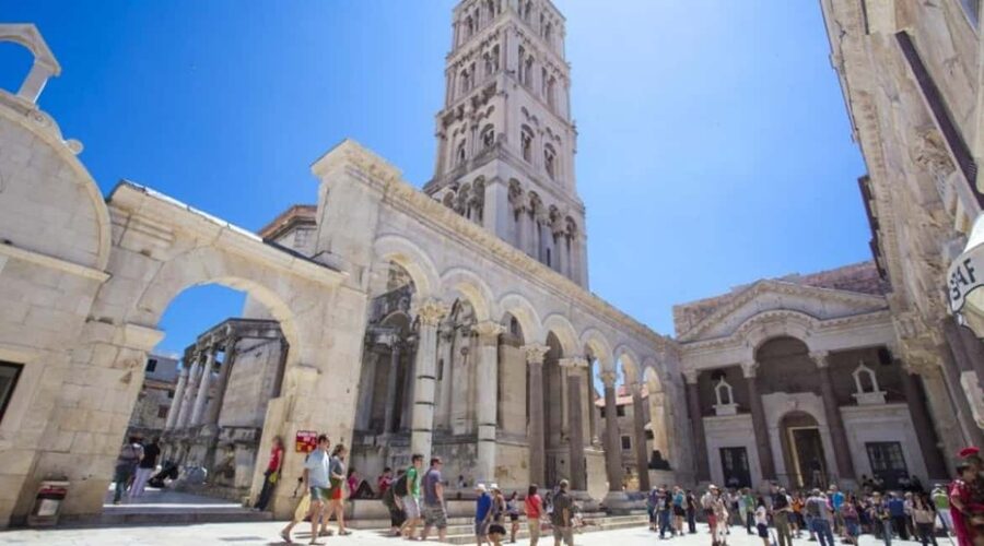 Split Day Trip - Key moments to look for
