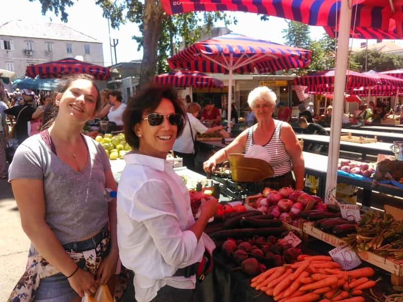 Split: Food Tasting Walking Tour - Green Market stop: arancini and sugared almonds to start smart