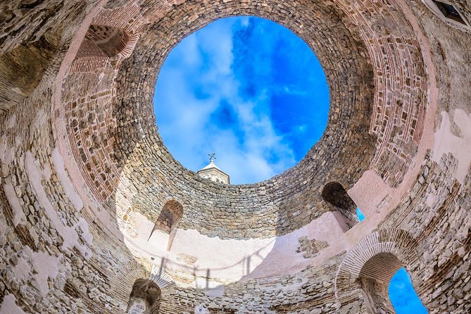 Split: Game of Thrones Small group Tour with Diocletian's Cellar - Starting point: find the group, then get moving