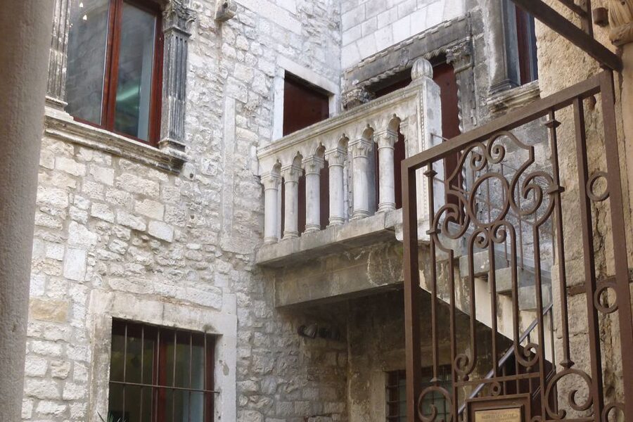Split: Game of Thrones Tour with Diocletian's Palace Cellar - Old Town filming locations: Golden Gate, Vestibul, and streets with a pulse