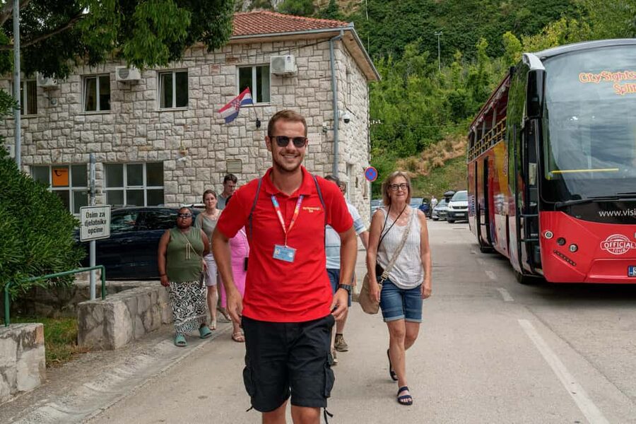 Split: Historical Tour of Salona, Klis Fortress and Trogir - Getting There Comfortably, Meeting Your Guide by the Red Bus