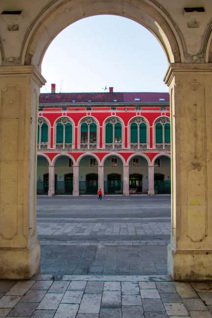 Split: Jewish Heritage & Diocletian's Palace Walking Tour - Speaking with local Jewish people, and what to do with that time