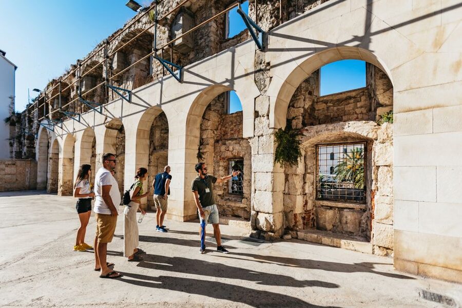 Split: Old Town and Diocletian Palace Walking Tour - Gregory of Nin in Giardin Park: A Story You Can Point To