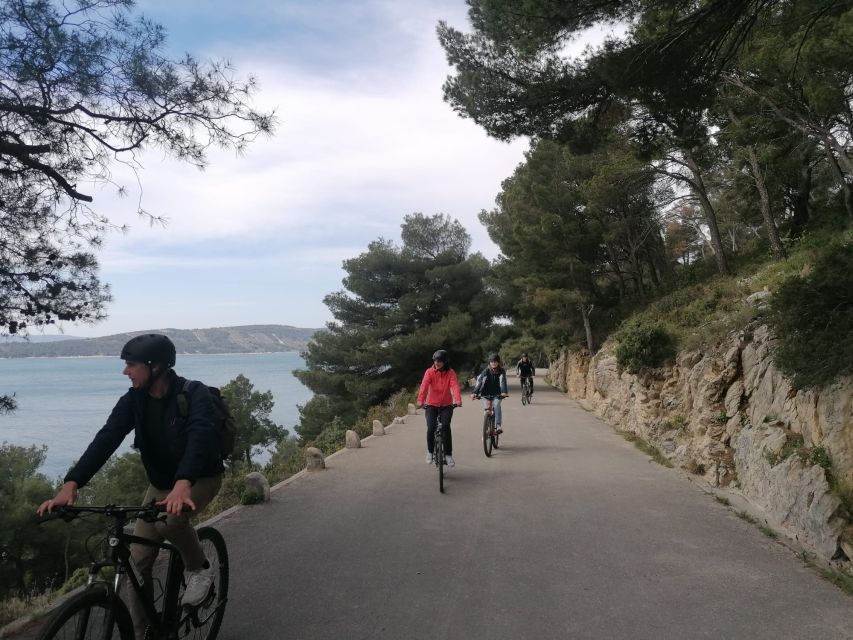 Split: Old Town Guided Bike Tour with Poljud Stadium - Poljud Stadium, Seashell Shape, and Hajduk Fan Culture