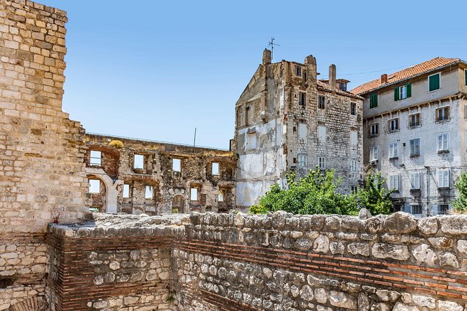 Split Old Town History Walking Tour - What to wear and bring for a 90-minute stone-and-history walk