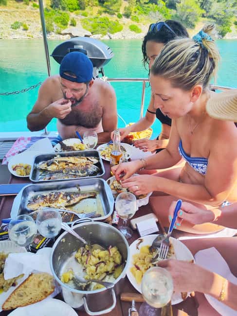 Split/Omiš/Makarska: Full or half day boat tour with "Cvita" - Stop 3, Brač Island sailing time with a final swim and village break