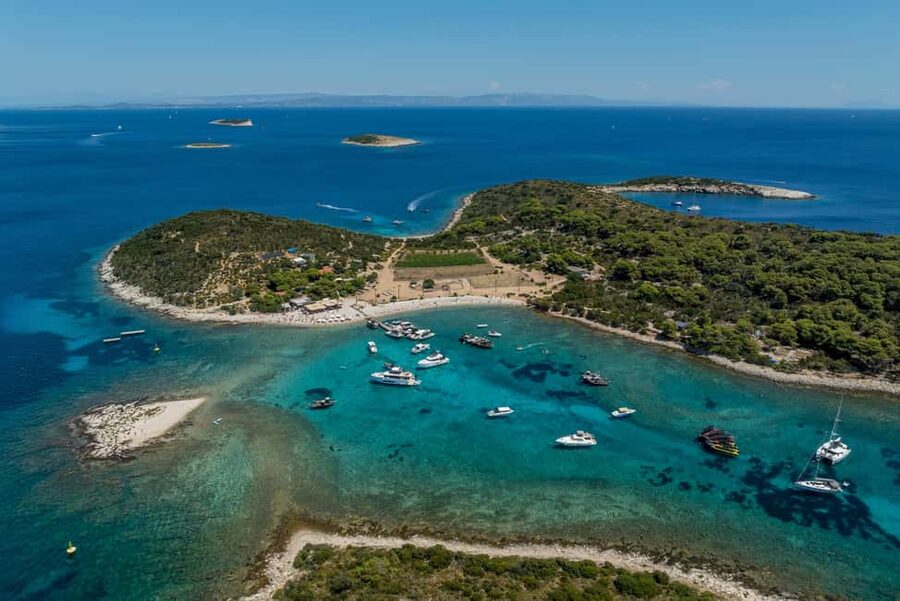 Split or Trogir: Blue Cave, Vis, and Hvar Speedboat Tour - Hvar town: using your two hours well without turning it into a sprint