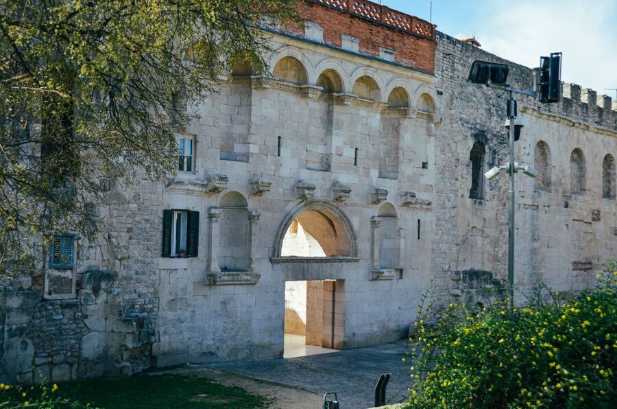 Split: Palace & Old Town Private Walking Tour-Entrance incl. - Why Diocletian’s Palace Feels Different With a Private Guide