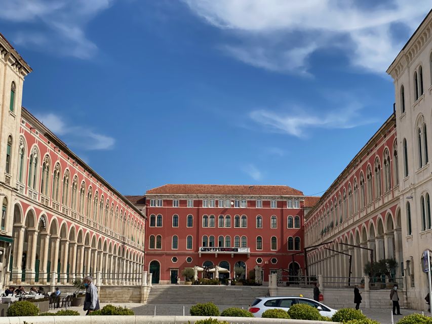Split: Palace & Old Town Private Walking Tour-Entrance incl. - Meeting on the Riva: Getting Your Bearings Fast