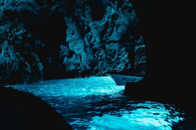 Split/Podstrana: Blue Cave, Hvar & 6 Islands Speedboat Trip - Komiža on Vis: coffee, narrow lanes, and Mamma Mia filming locations