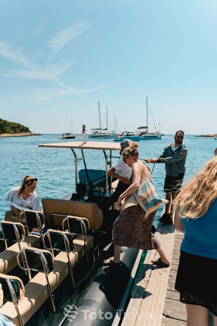 Split/Podstrana: Blue Cave, Hvar & 6 Islands Speedboat Trip - Milna on Brac: a beach-bar style finish