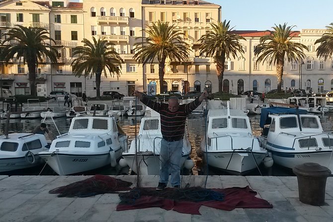 SPLIT-PREMIUM Emperor's Walking Tour for History Lovers + Museum - Grgur Ninski Statue: A Croatian Person, Not Just a Roman Setting