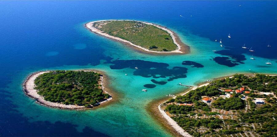 Split: Private Blue Lagoon 3 islands with speed boat - Blue Lagoon on Drvenik Veli: the swim stop that earns the hype