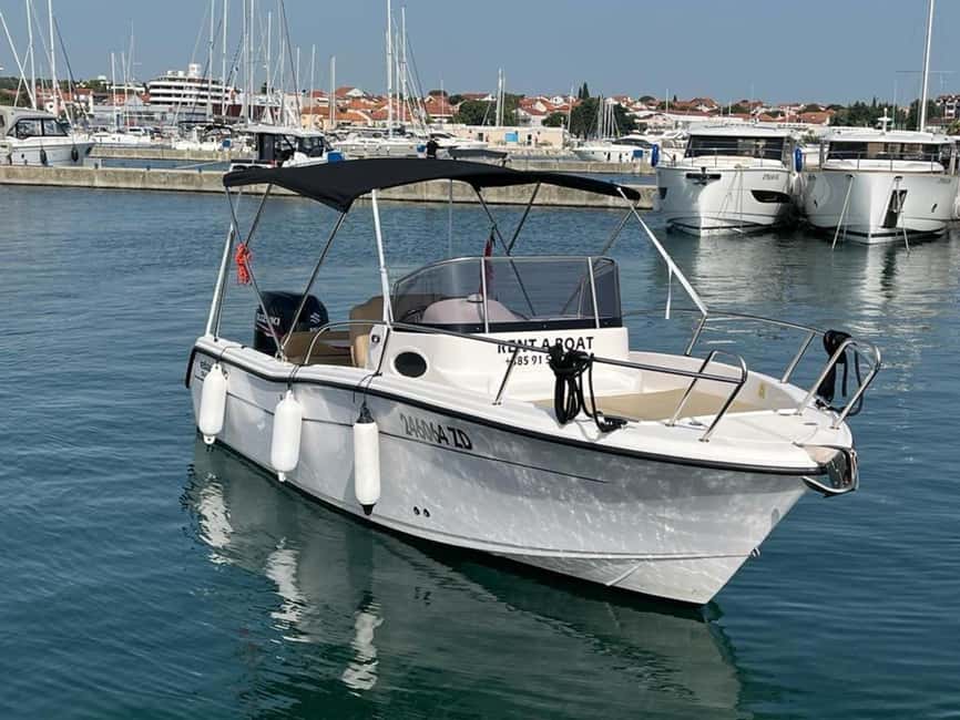 Split: Private Blue Lagoon 3 islands with speed boat - The 9am start in Split: quick ride, clear plan