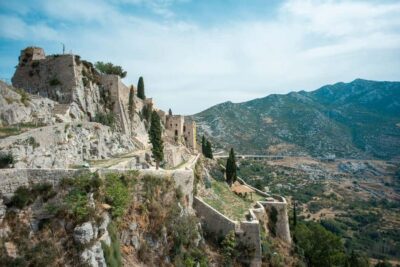 Private tour to Klis Fortress and Vranjača cave