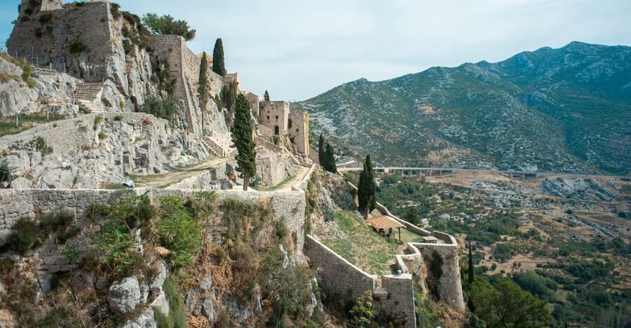Split: Private tour to Klis Fortress and Vranjača cave - Private SUV, pickup and drop-off, and how pacing stays manageable
