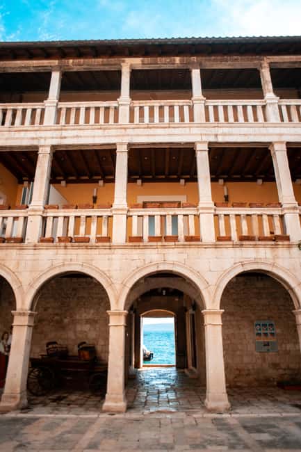 Split: Private tour to Salona, Vitturi castle and Trogir - Who this private tour is best for
